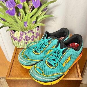 Altra Women’s Torin 2.0 Running Shoes in Parrot Blue and Yellow Size 10